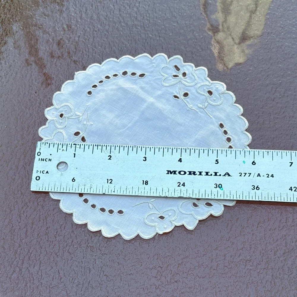 Vintage Lace Doilies Set